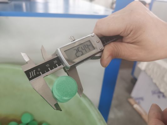 μηχανή Τύπου ταμπλετών χλωρίου 25mm για την κατεργασία ύδατος πισινών